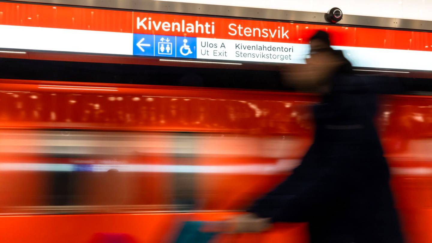 Joukkoliikenne | Metroliikenne on poikki Matinkylän ja Kivenlahden välillä