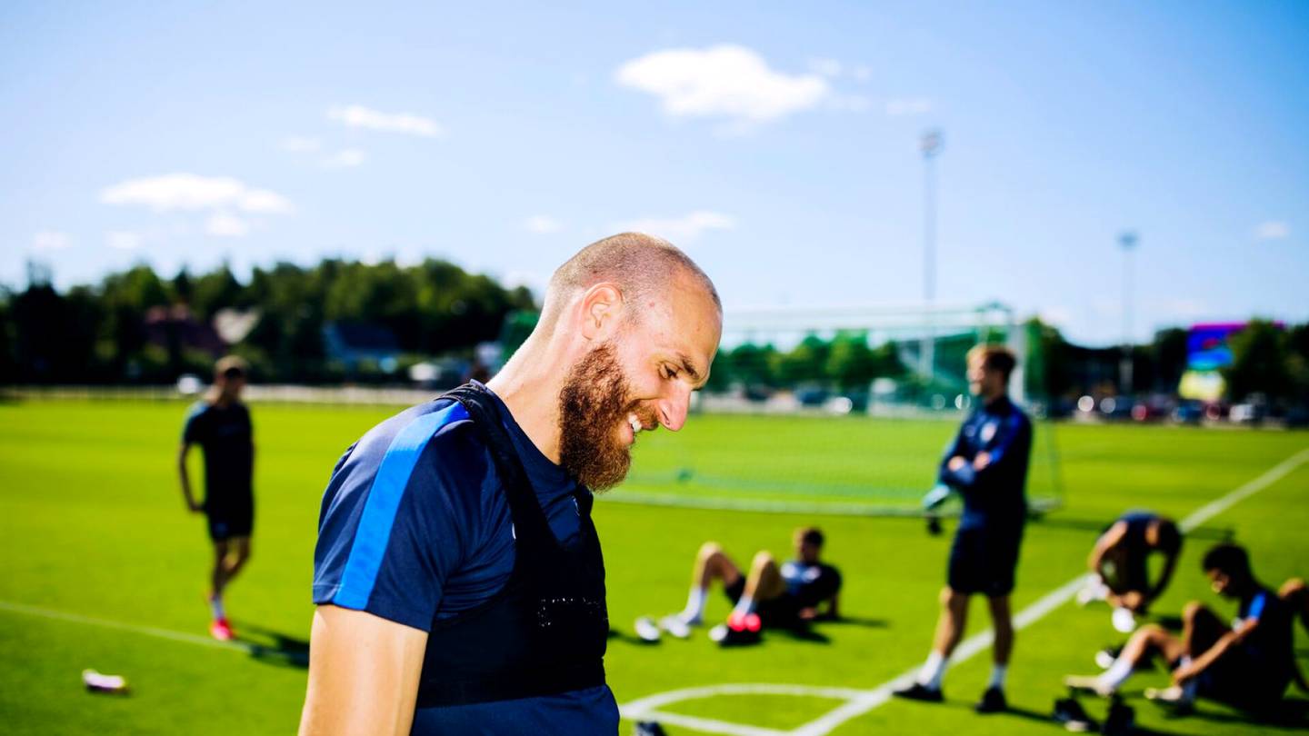 Jalkapallo | Timo Furuholm lopettaa pitkän ammattilais­uransa ja toivoo, että urheilijat voivat ilmaista mieli­piteensä: ”Hyvä, että pelaajat ottavat kantaa”