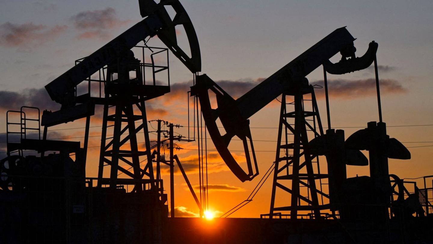 Venäjä | Venäjän öljy- ja kaasutulot lähes puolittuivat alkuvuonna