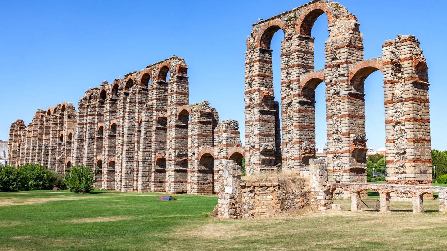 Espanja | NYT: Espanjassa kaivetaan kuivuuden takia esiin keskiaikaisia akvedukteja