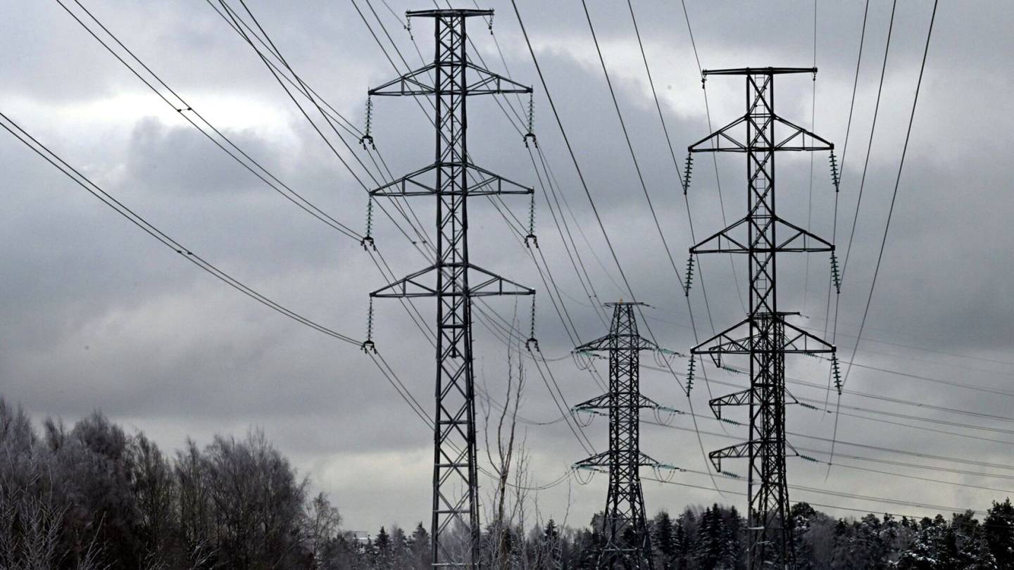 Sähkön hinta | Sähköyhtiöt ryöpyttävät hallituksen esitystä takautuvasta sähkötuesta
