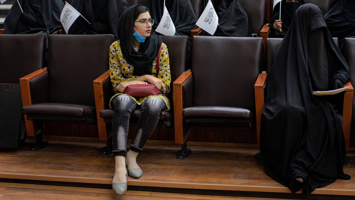Afganistan | Taleban kielsi esittämästä televisiossa sarjoja, joissa on naisnäyttelijöitä