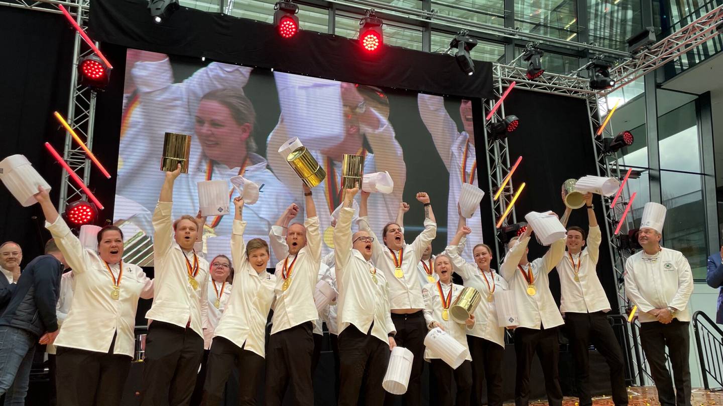 Kilpailut | Suomen kokkimaa­joukkueelle kultaa kokki­olympialaisissa