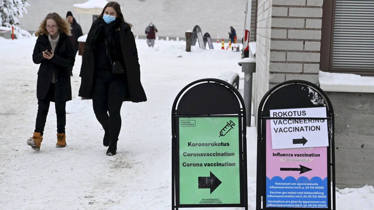 Koronavirus | Täysi-ikäiset voivat keskiviikosta lähtien hakea kolmannen korona­rokotuksen ilman ajanvarausta Helsingissä