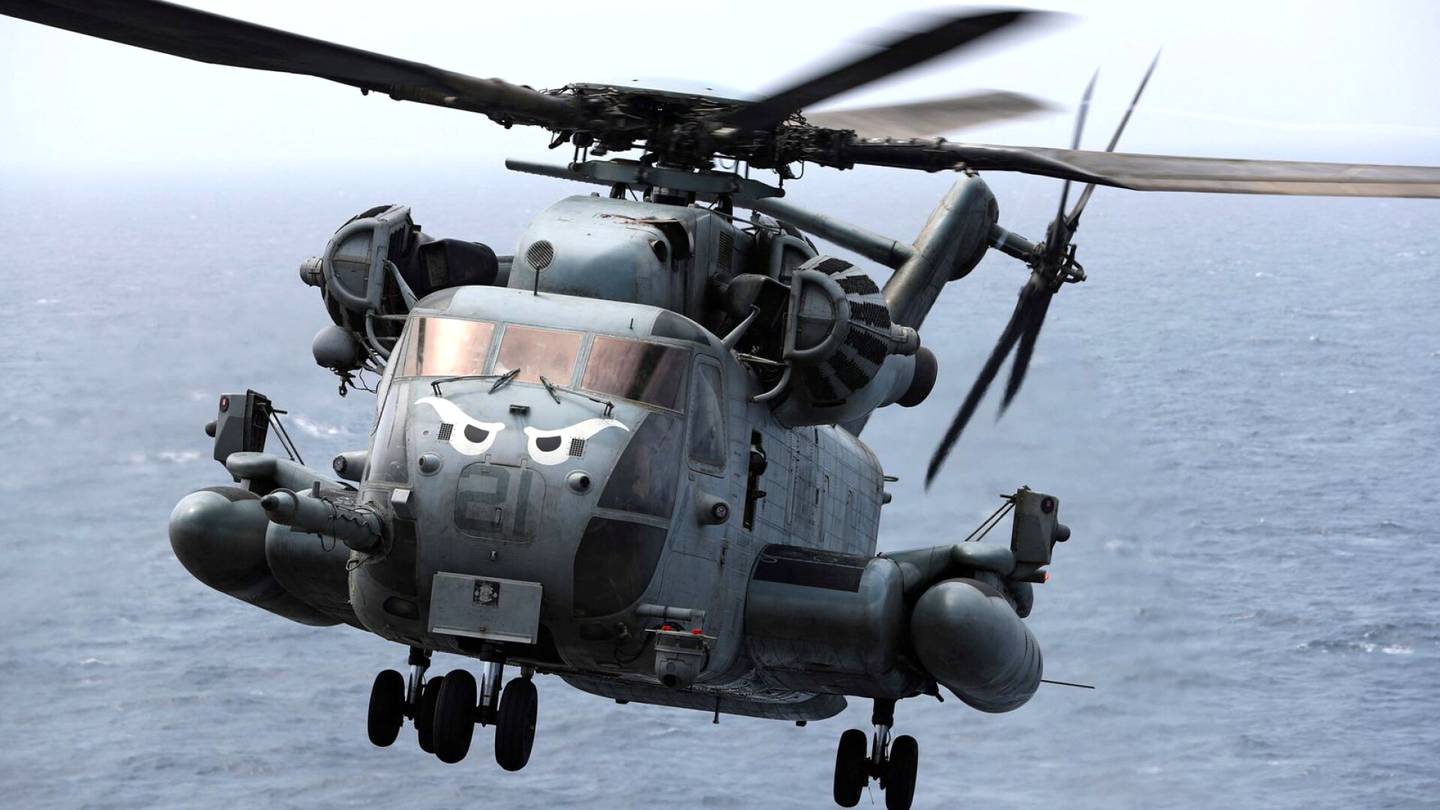 Kalifornia | Meri­jalka­väen heli­kopterin jäänteet löytyivät vuoristosta, viisi sotilasta kateissa