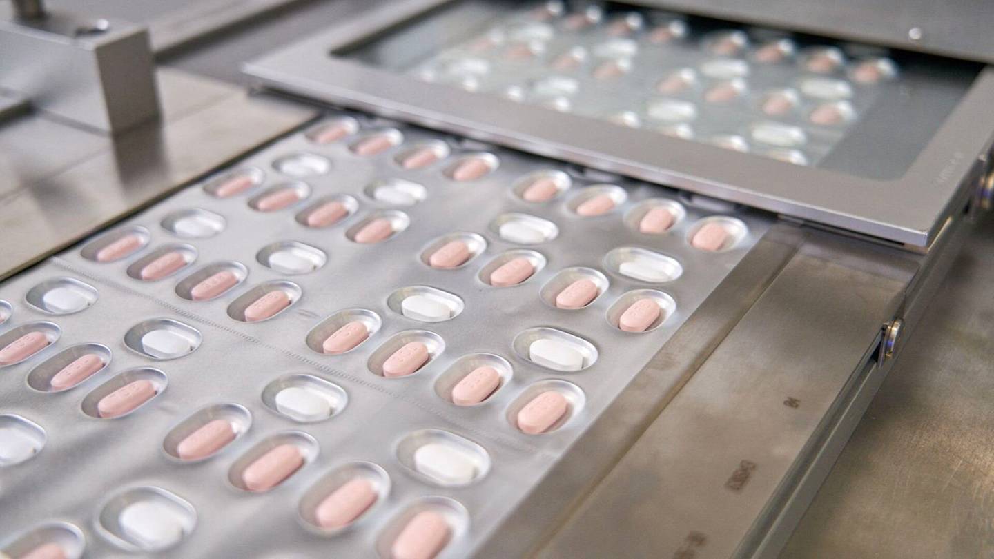 Koronavirus | Pfizer hakee Yhdysvaltain viranomaisilta lupaa koronapillerin hätäkäyttöön