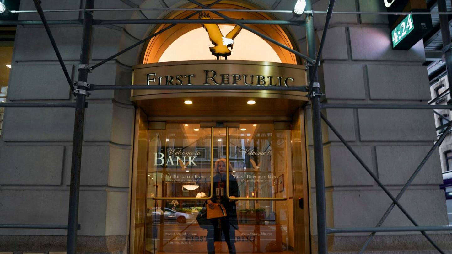 Yhdysvallat | Reuters: Viranomaiset johtavat keskusteluja First Republic Bankin pelastamisesta