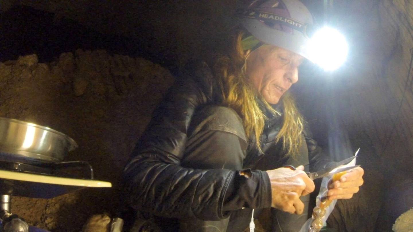 Video | Espanjalaisnainen vietti luolassa 500 päivää yksin