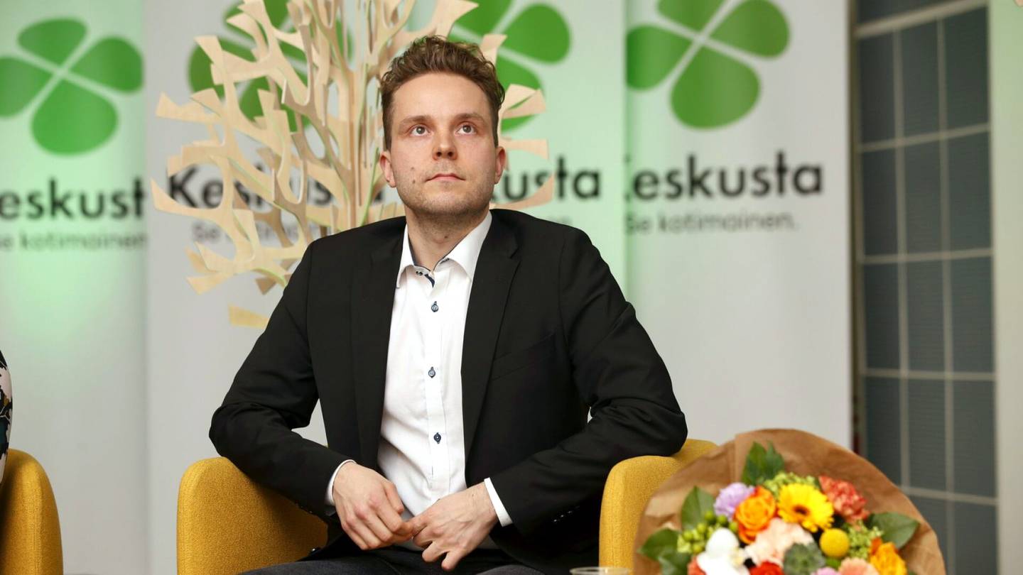 Hallitus | Keskusta suomii hallitus­kumppaneitaan ja puhuu jälleen hallituksen jättämisestä: ”Keskustalla on ahdas olo”