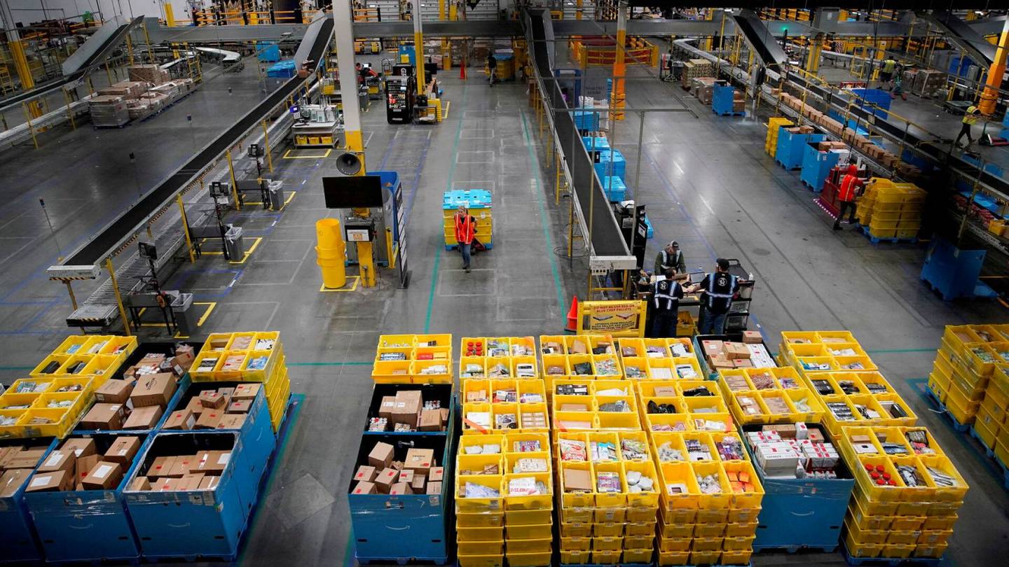Verkkokaupat | Amazon aikoo irtisanoa 9 000 työntekijää lisää