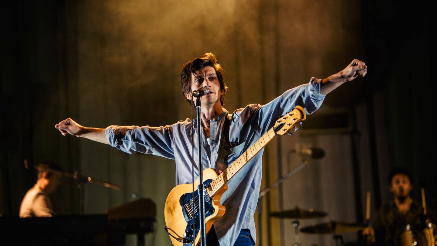Levyarvostelut | Arctic Monkeys on löytänyt alueen, jolla se on yhtä kaukana niin indie rockista kuin viihde­musiikista