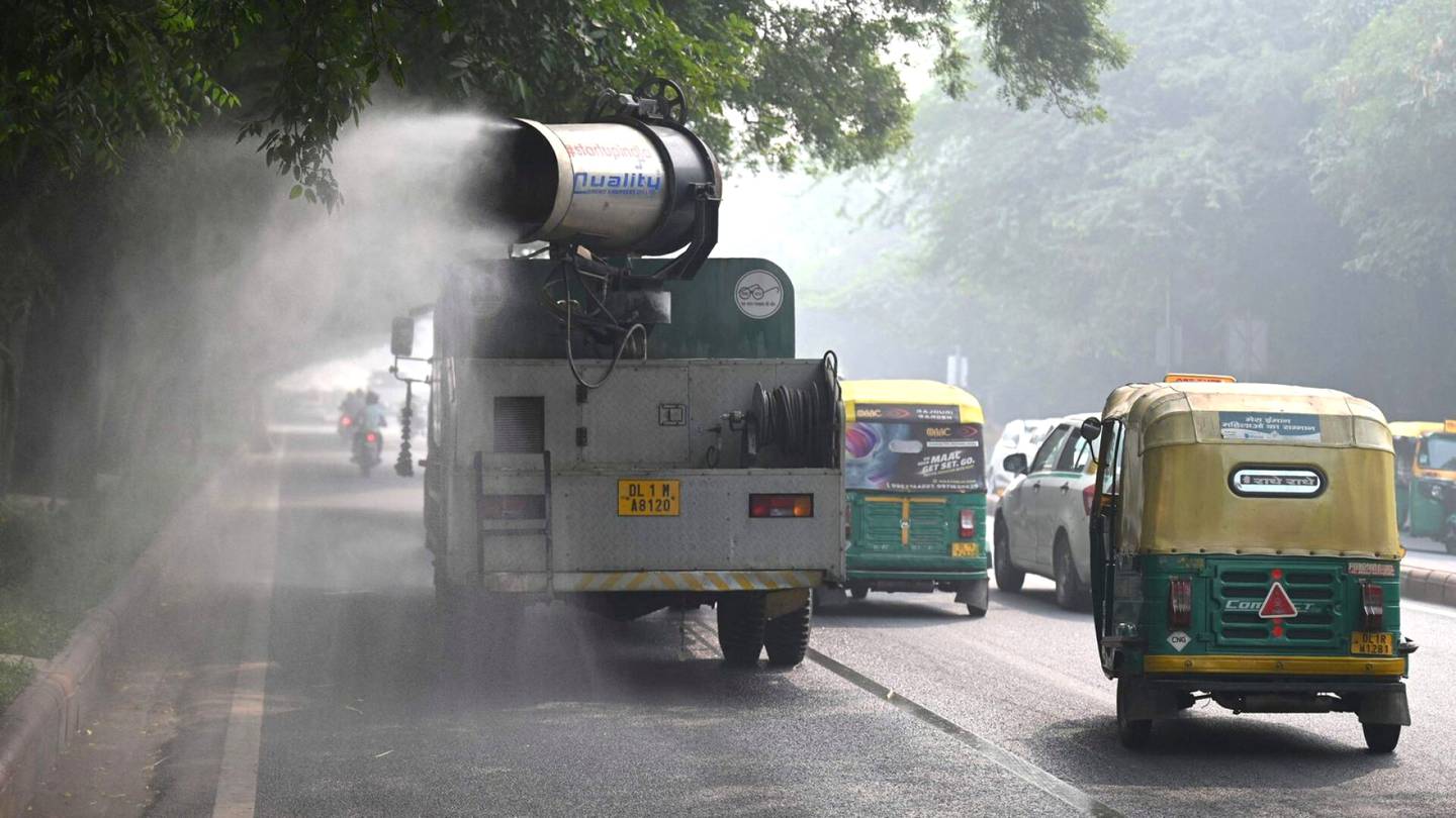 Intia | Delhi sulki koulut saasteiden vuoksi, arvot noin 25-kertaiset enimmäis­suosituksiin verrattuna