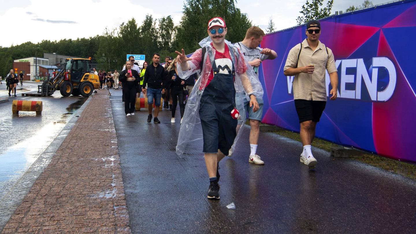 Festivaalit | Näyttävä pukeutuminen on tärkeää Weekend Festivalin kävijöille – ”Ideana on tuoda iloa”