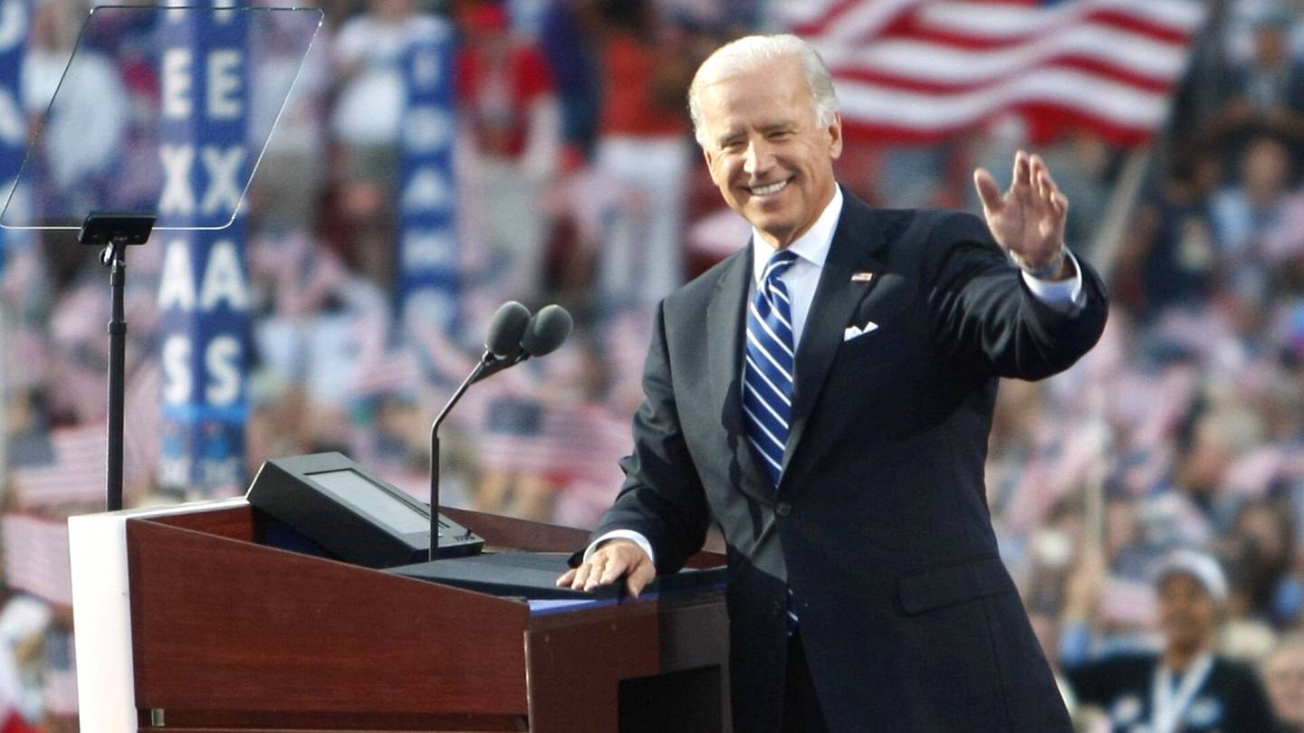 Yhdysvallat | Harmaa­hapsinen Joe Biden on ennättänyt olla Yhdys­valtain politiikan huipulla jo yli vuosi­kymmenen – HS kokosi kuva­kavalkadin