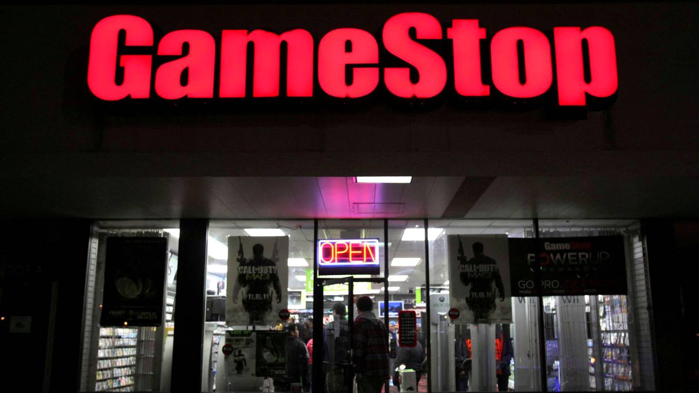 Gamestop | Gamestop irtisanoi toimitus­johtajansa – osake 20 prosentin syöksyssä