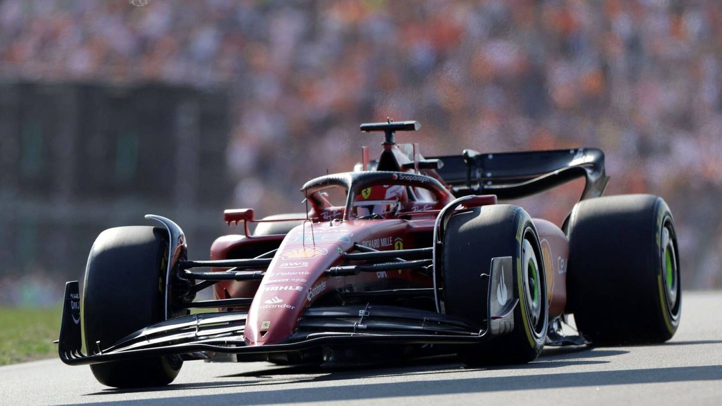 Formula 1 | Ferrarilla ja Mercedeksellä hyvä avaus Hollannissa – kotiyleisön suosikilla Verstappenilla hankala perjantai