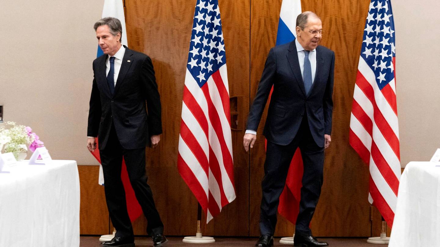 Turvallisuuspolitiikka | Venäjän ulko­ministeri Lavrov syytti Yhdys­valtoja propa­gandasta, Ukrainan presidentti näkee hyökkäys­varoitusten lietsovan maassa paniikkia