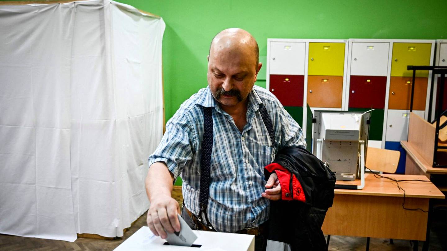 Bulgarian vaalit | Bulgariassa ovensuukysely ennustaa entisen pääministerin puolueelle suurinta äänipottia