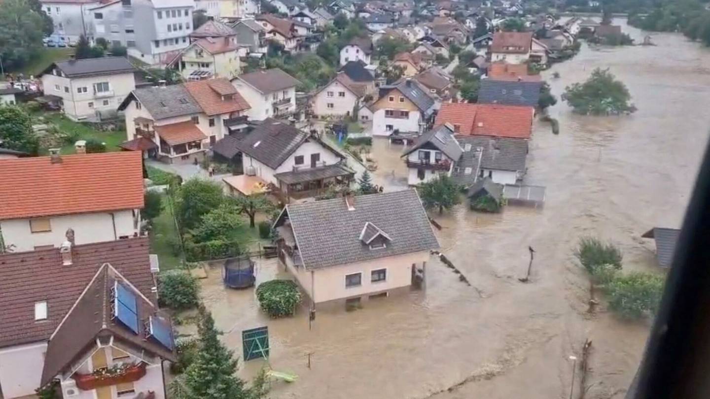 Rankkasateet | Slovenian tulvat ovat maan pahin luonnonkatastrofi 30 vuoteen – hintalappu jopa puoli miljardia euroa