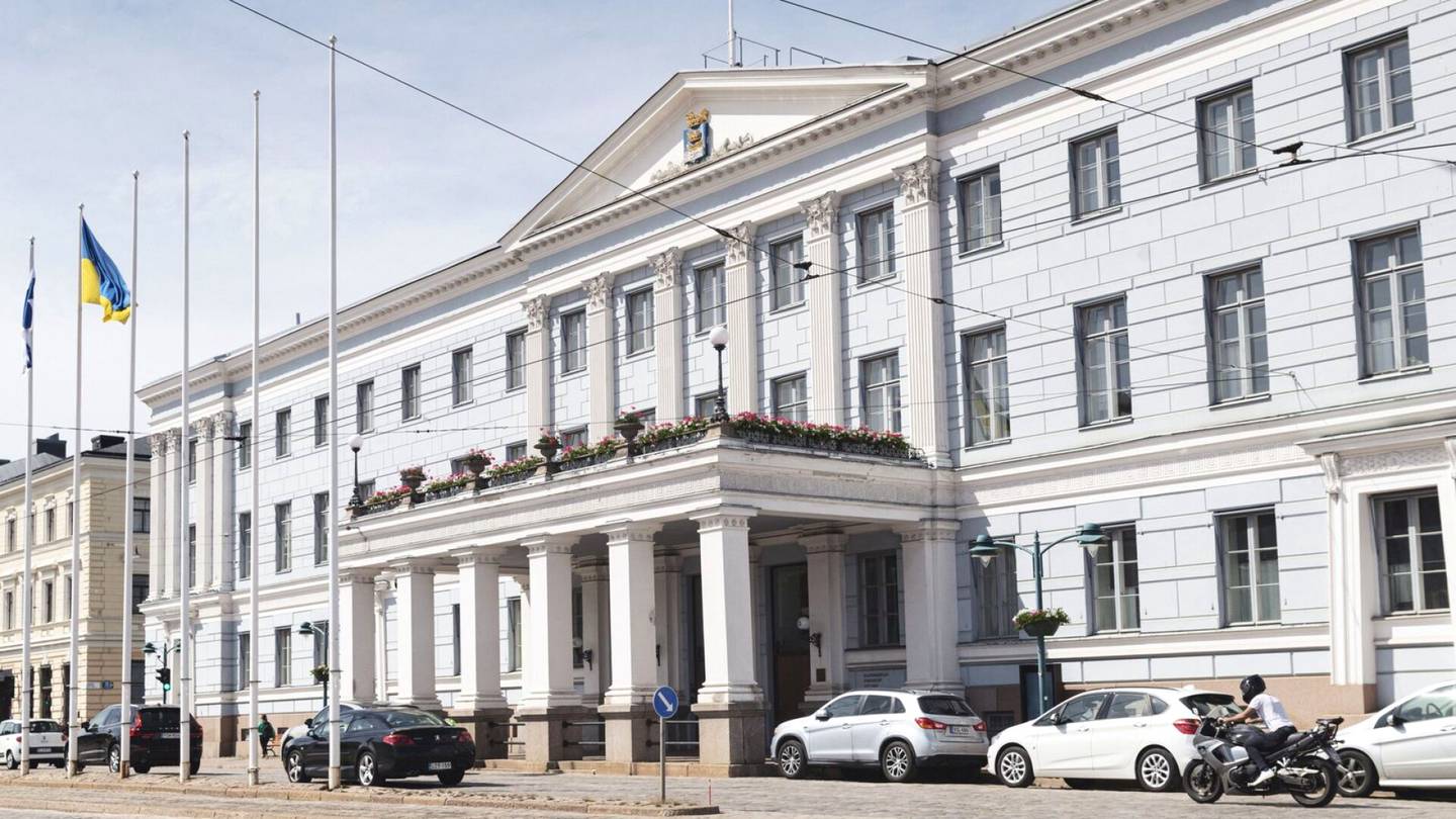 Palkat | Helsinkiläisestä rehtorista tehtiin lähes ilman koulutusta ”palkanlaskija” – Uupui sairauslomalle