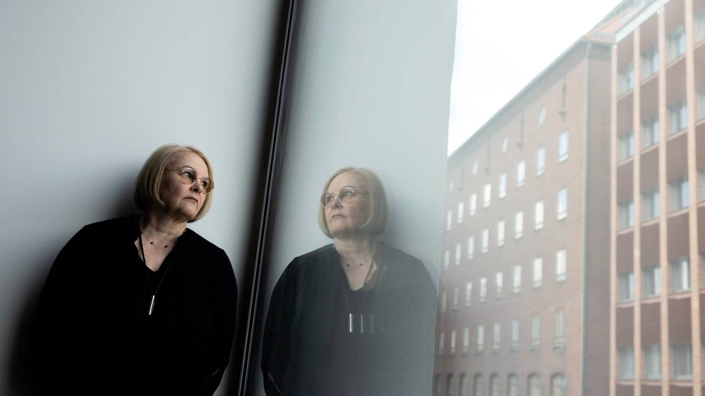 60-vuotias | Näyttämöllä pitää tapahtua, lavastustaiteen professori Liisa Ikonen sanoo