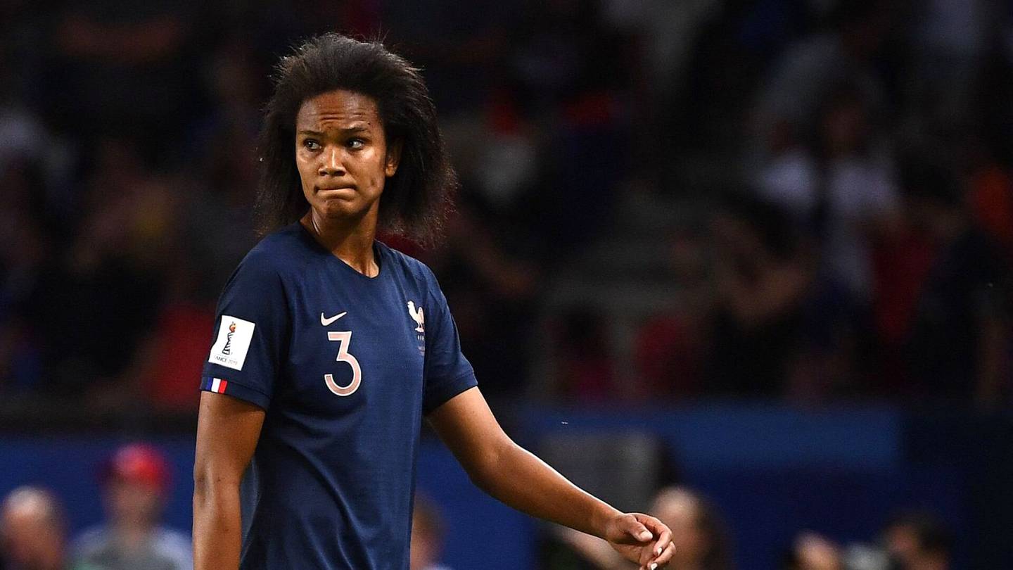 Jalkapallo | Ranskan naisten maa­joukkueessa kuohuu, kun tähti­pelaajat häipyvät – ”Suojelen mielen­terveyttäni”