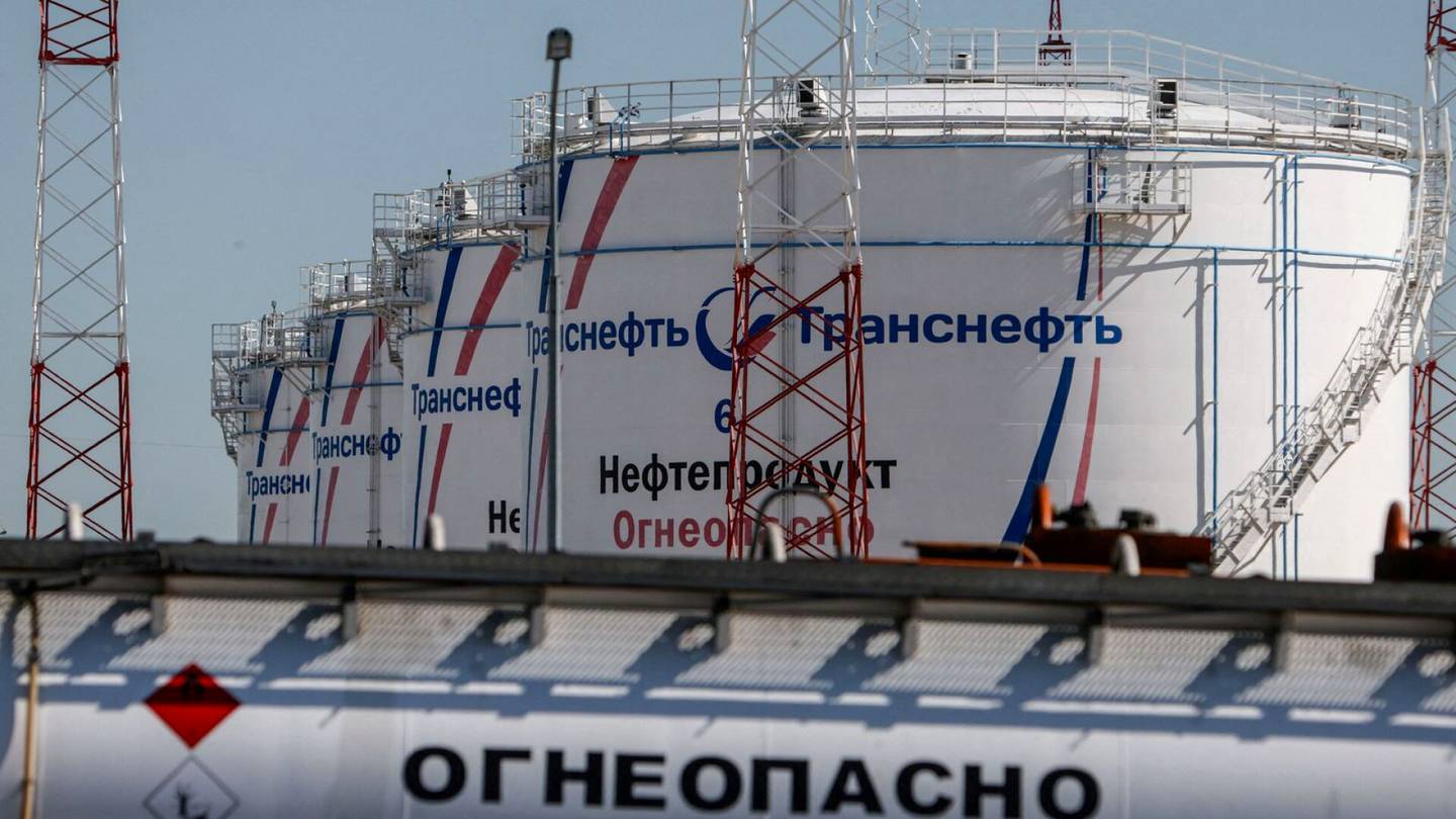 Venäjä | Öljypakotteet vaikuttavat toimivan: Venäjän energiatulot sukelsivat alkuvuonna