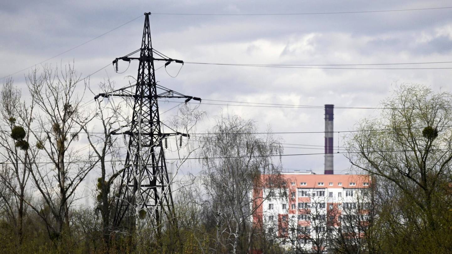 Ukraina-seuranta | Venäjä hyökkäsi taas kymmenillä ohjuksilla Ukrainan energian­tuotantoa vastaan