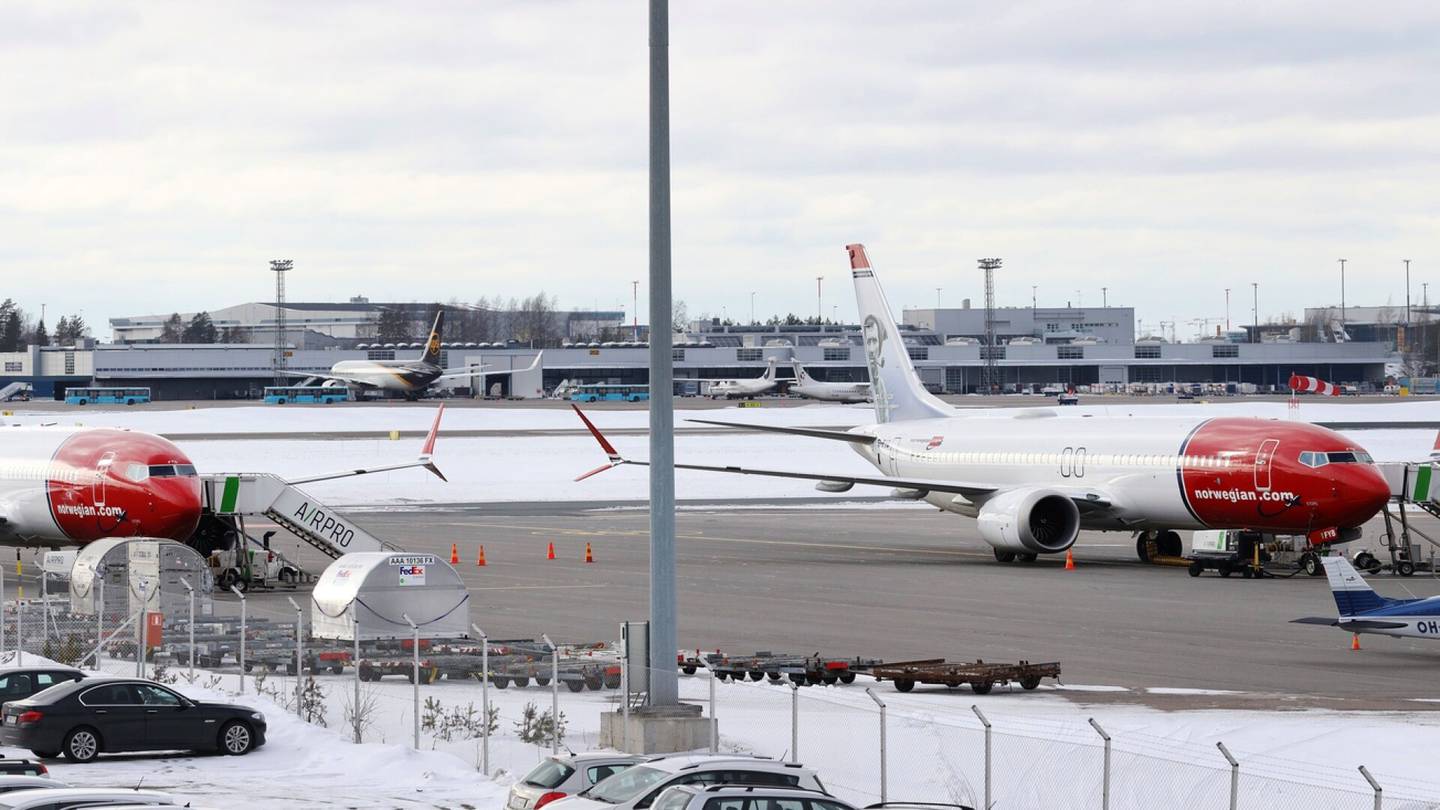 Norja | Norjalaislehti: Pommiuhka Norwegianin koneessa, myös SAS:n lento kääntynyt takaisin