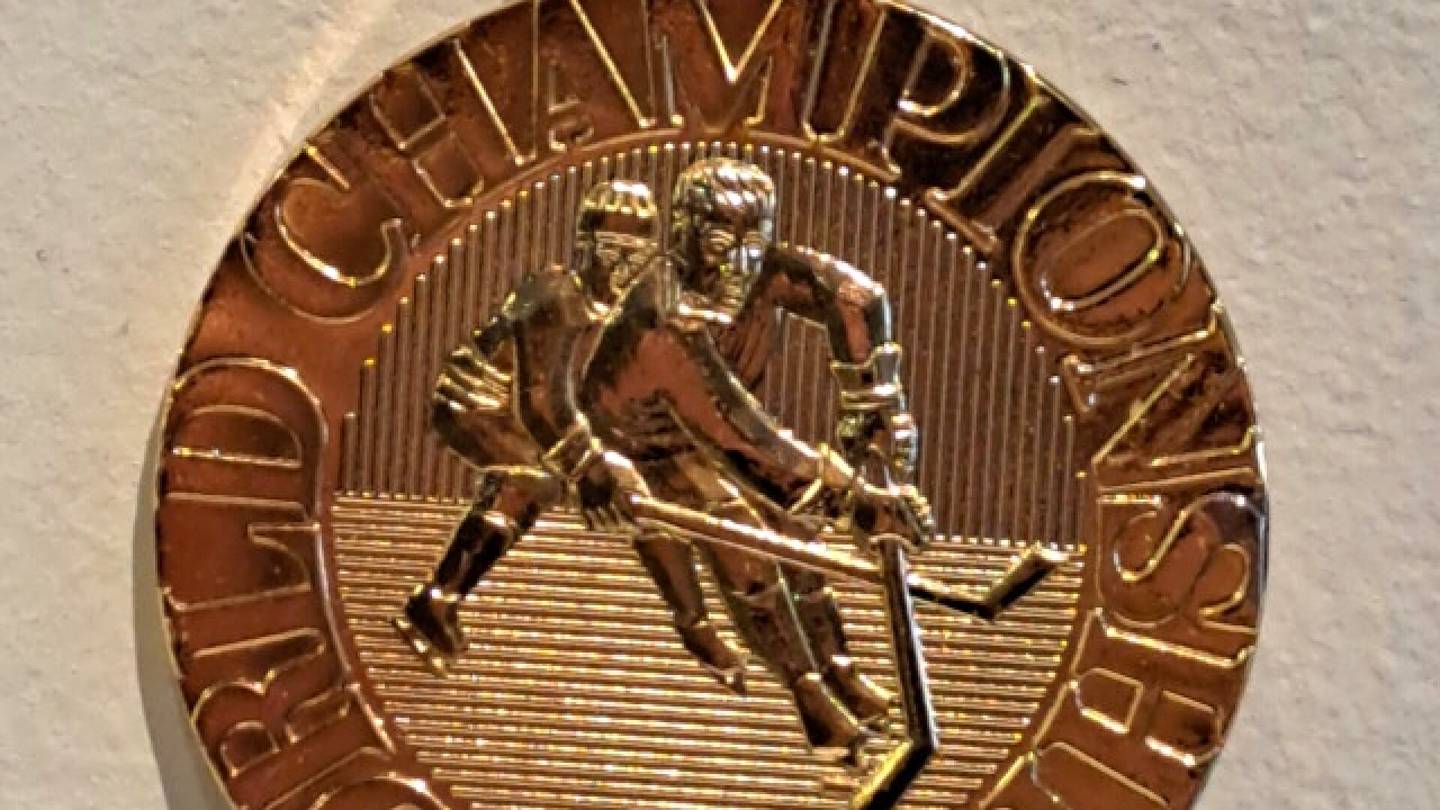 Keräily | Legendaarinen MM95-kulta­mitali huuto­kaupattiin – Toinen mitali yllätti hinnallaan