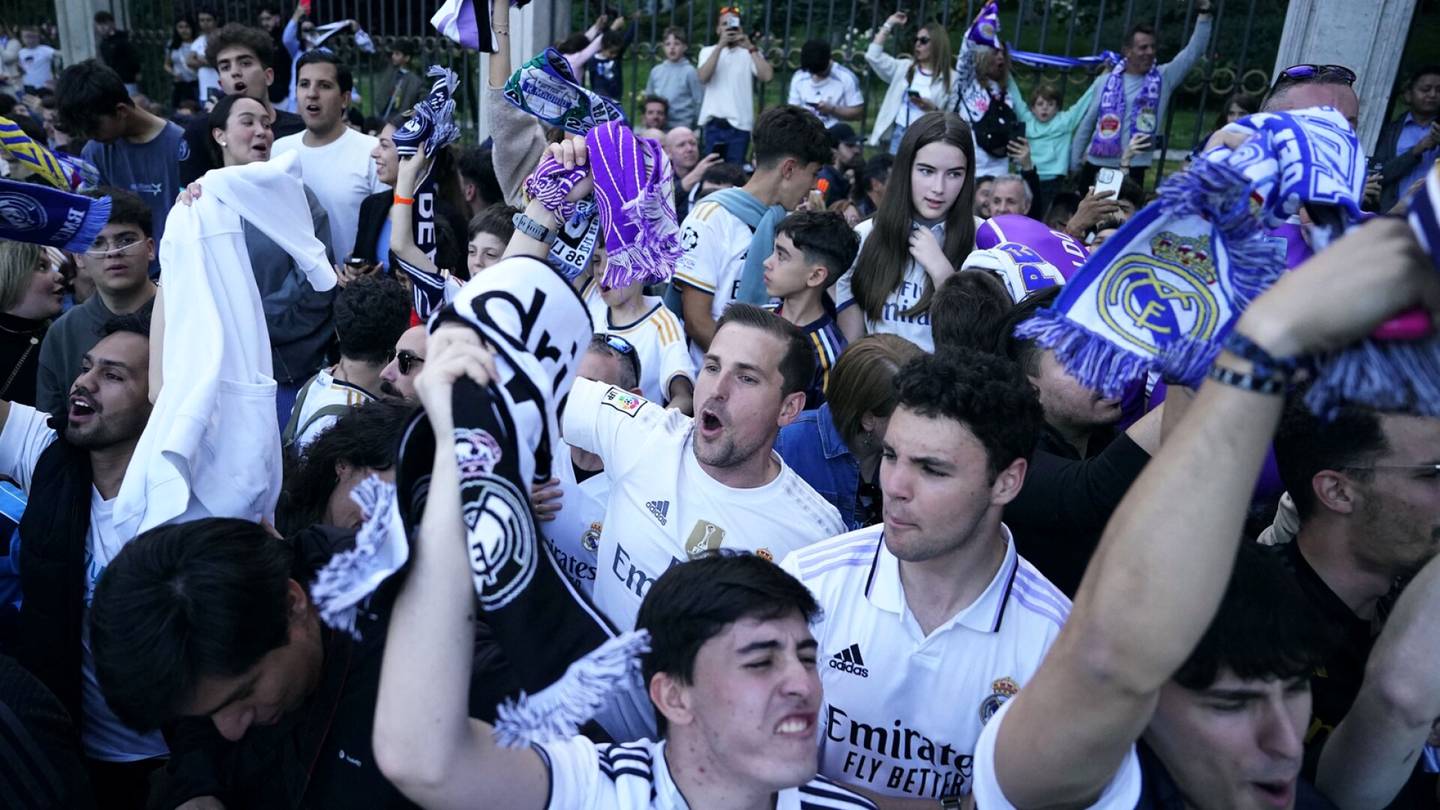 Jalkapallo | Real Madridin mestaruus varmistui – fanit rynnivät kaduille