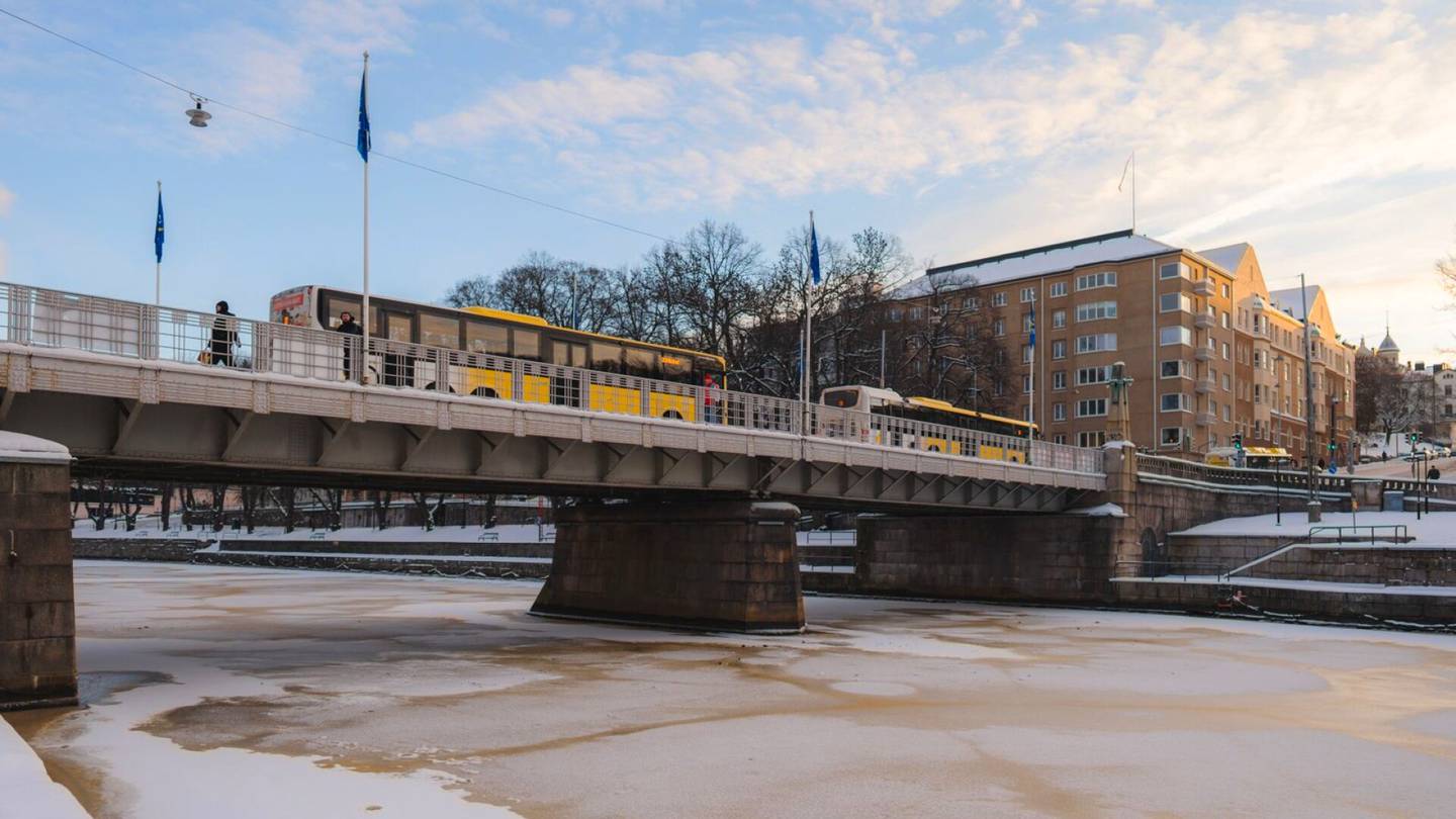 Sää | Lumisateet valtaavat läntisen Suomen viikon­loppuna, mutta tiistaina tapahtuu käänne kohti lauhaa