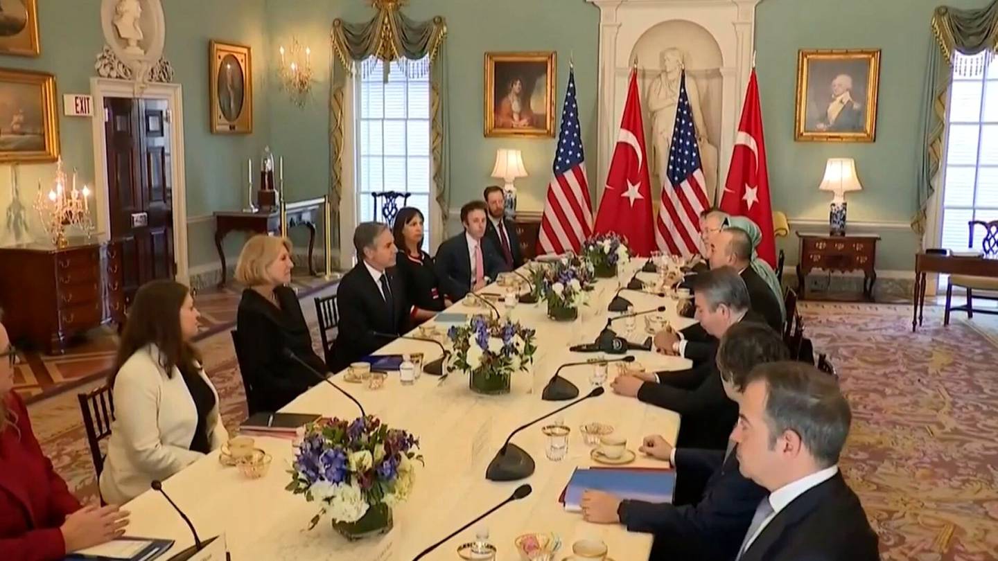 Kansainvälinen politiikka | Turkki ja Yhdysvallat neuvottelevat Washingtonissa: Turkin ulkoministeri ilmaisi toiveen ostaa F-16-hävittäjiä