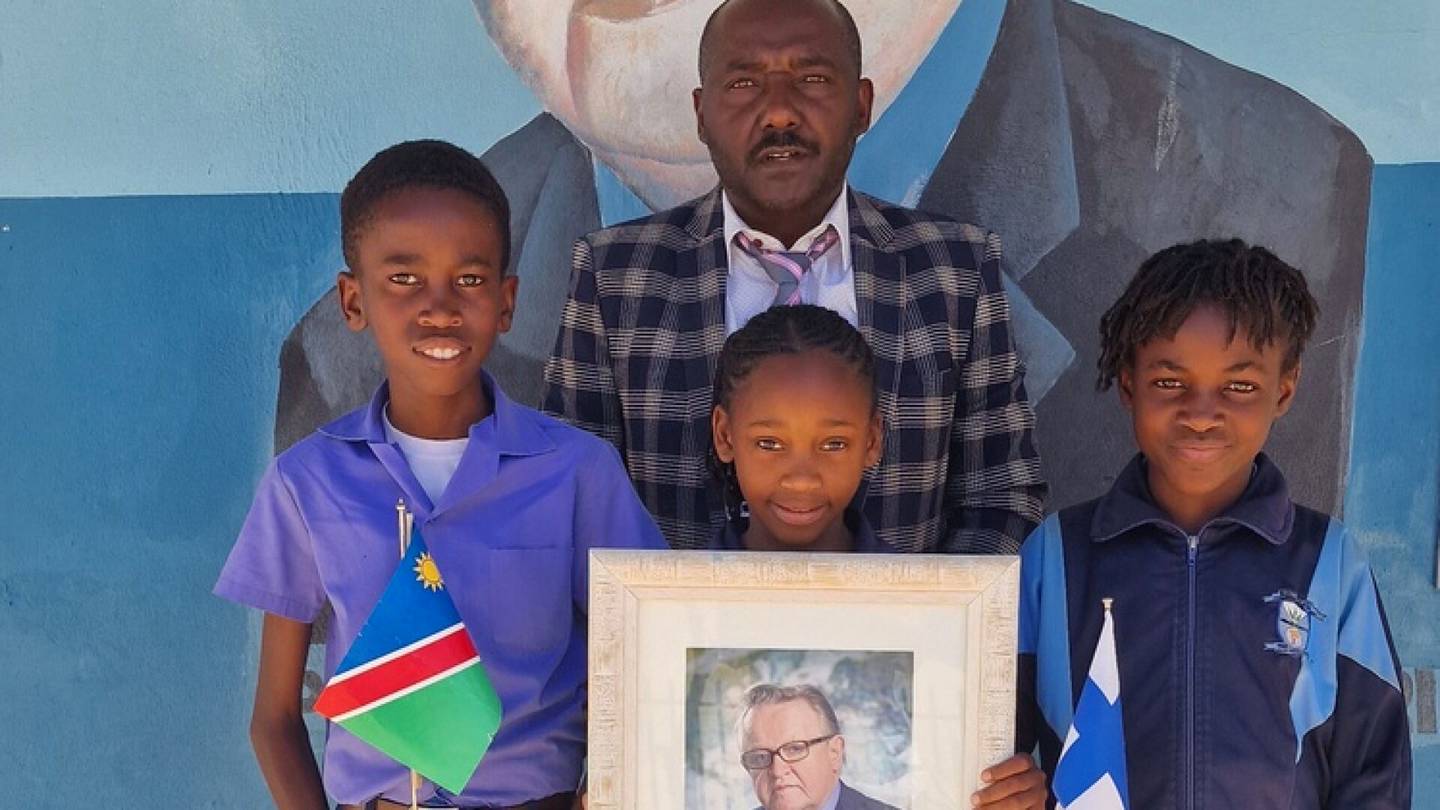 Martti Ahtisaari | Namibialainen koulu on vastaan­ottanut maanantaina lukuisia surun­valitteluja: ”Hän merkitsee todella paljon”