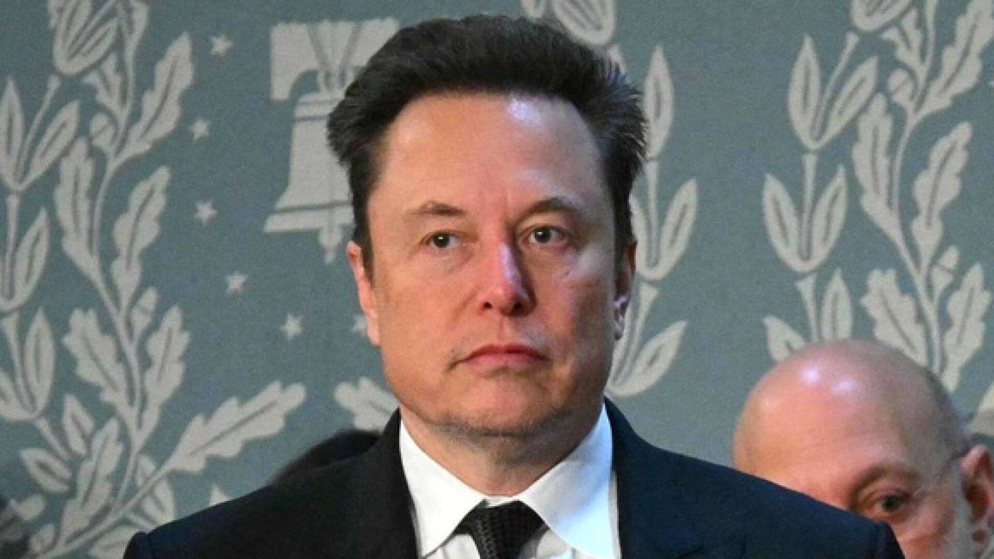 Sosiaalinen media | Elon Muskia syytetään Kamala Harrisia imitoivan väärennetyn videon jakamisesta