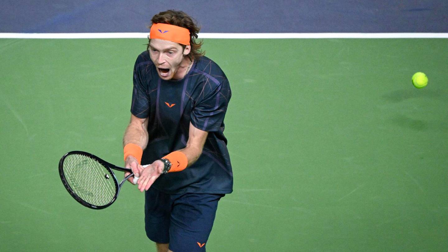 Tennis | Venäläinen tennistähti hermostui täysin valokuvaajaan – ”Miksi nyt? Miksi?”