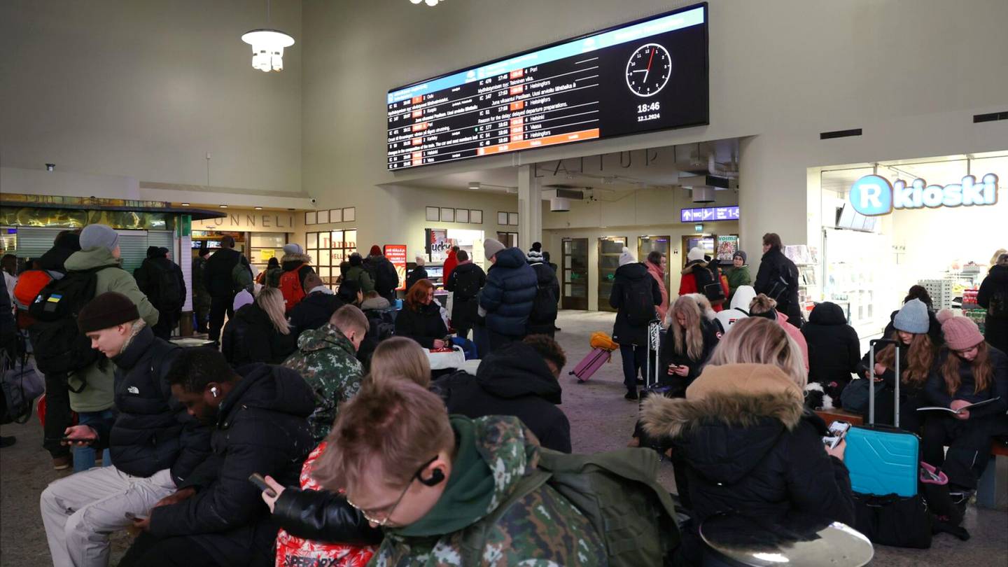 Julkinen liikenne | Lukuisat VR:n junat myöhästelivät perjantai-illalla