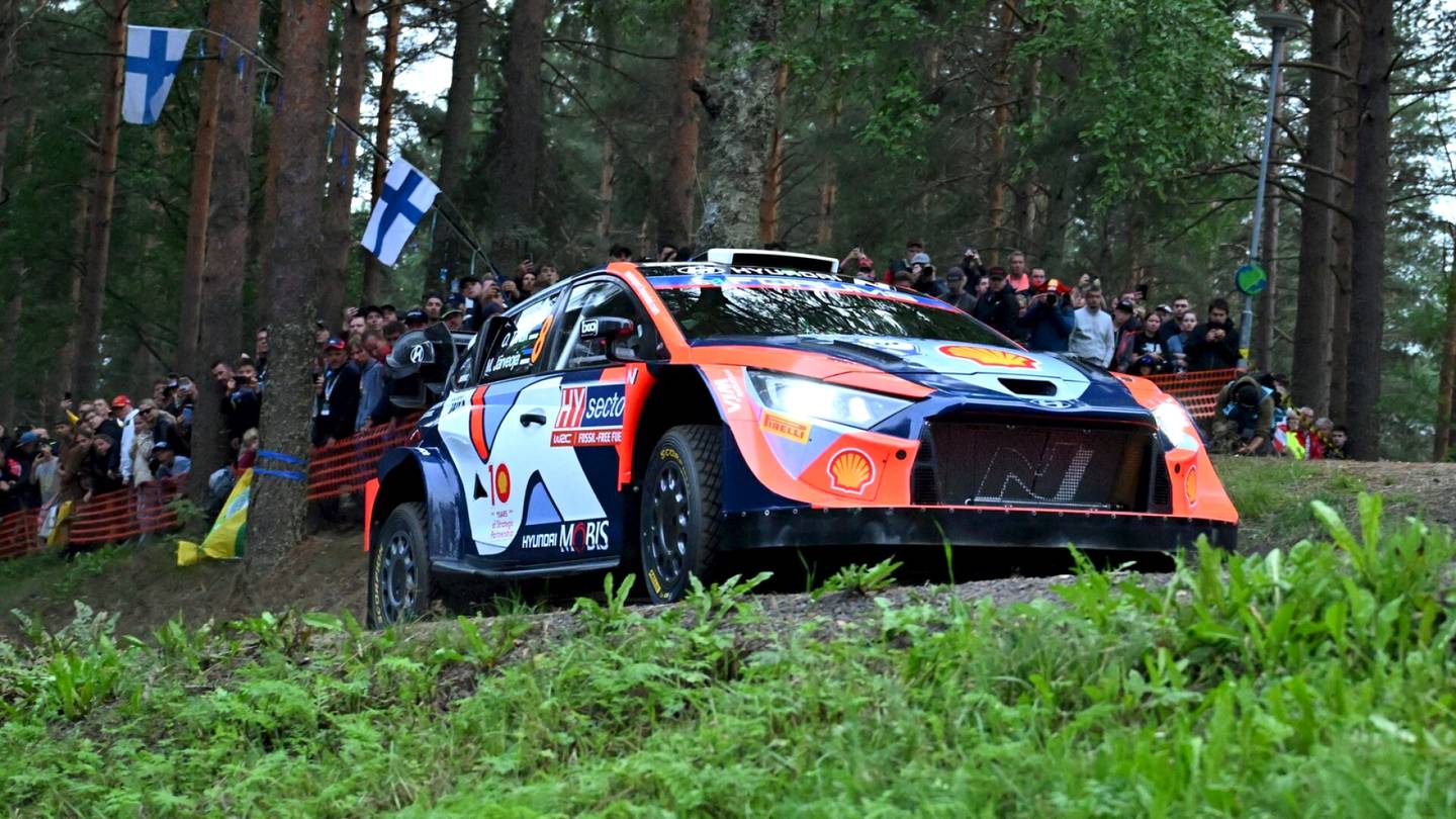 Ralli | Ott Tänak ajoi rajusti ulos Suomen MM-rallissa – Kartturi viety jatko­tutkimuksiin