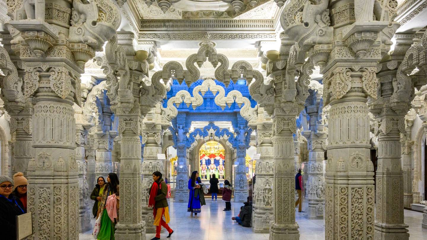 Hindulaisuus | Lontoon laidalla hämmästyttää ihmeellinen temppeli, joka toivottaa kaikki tervetulleiksi