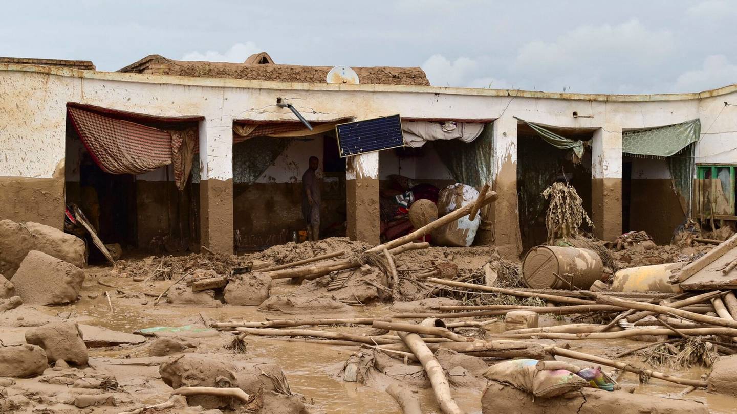 Afganistan | Hätätila useissa maakunnissa, tuhansia koteja tuhoutunut tulvissa ja maanvyöryissä