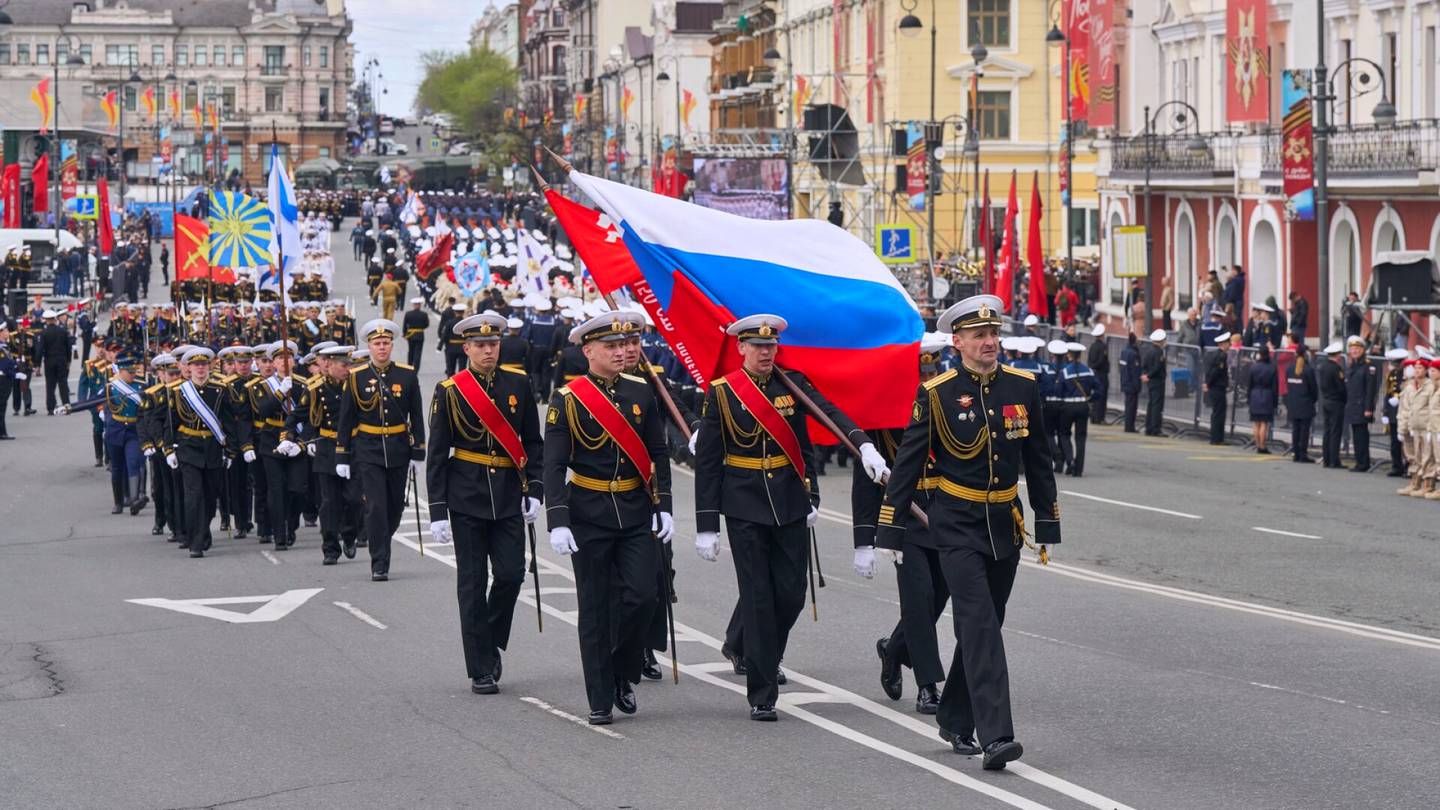 Venäjä | Venäjä viettää Voitonpäivää, suora lähetys Punaiselta torilta kello 10