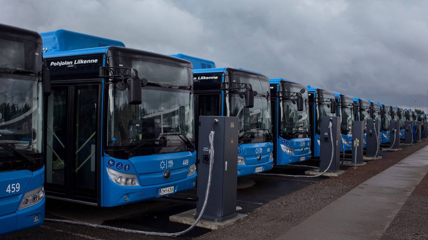 Joukkoliikenne | Miksi bussissa on kuuma, vaikka ilmastointi toimii? Liikennöitsijä paljastaa syyn