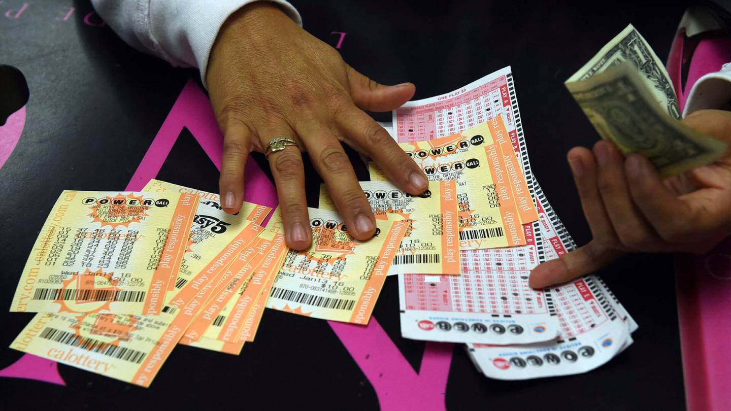 Rahapelit | Yksi onnekas voitti 2,02 miljardia euroa – kaikkien aikojen suurin lottopotti meni Kaliforniaan