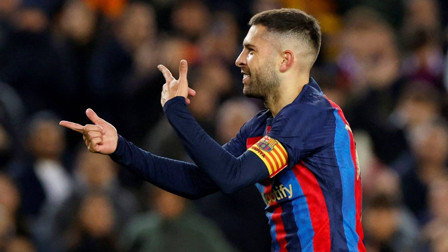 Jalkapallo | BBC: Messi saa Barcelonasta joukkue­kavereita Miamiin