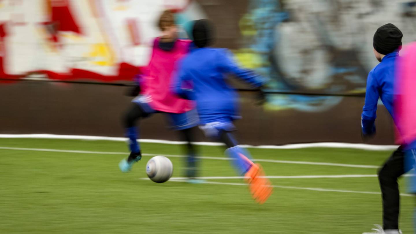 Raha | Espoolainen jalkapalloseura kerää junioreilta rahaa edustus­joukkueen kuluihin – näin kiisteltyä päätöstä perusteellaan
