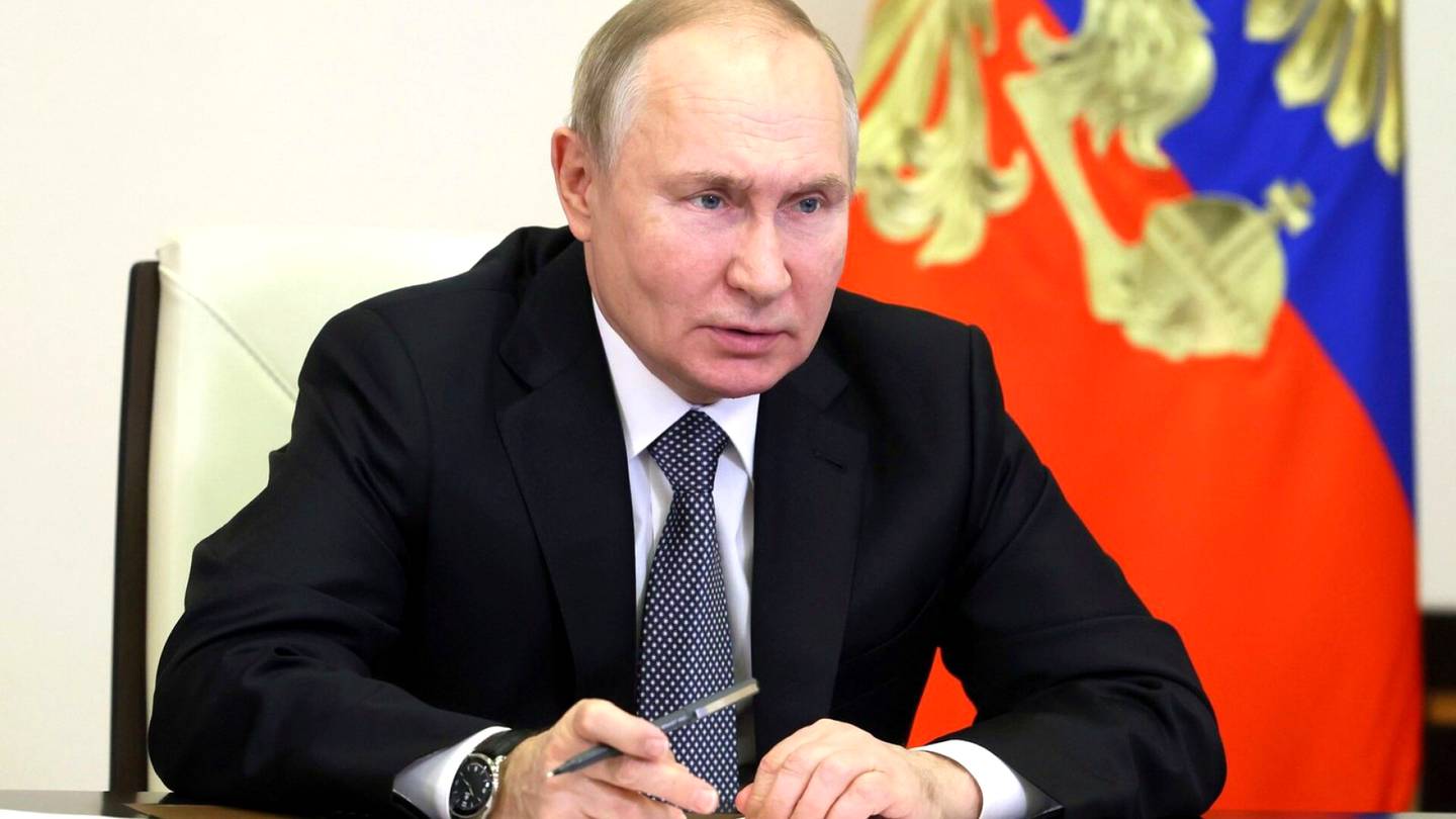 Venäjä | Putin peruu lisää julkisia esiintymisiä
