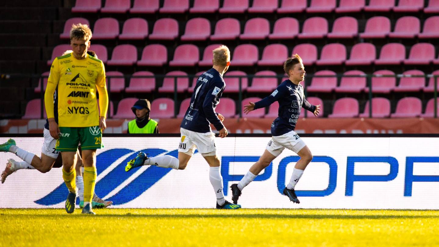 Jalkapallo | Lähteet: Pikkuhuuhkajien apu­valmentajasta tulee AC Oulun uusi pää­valmentaja