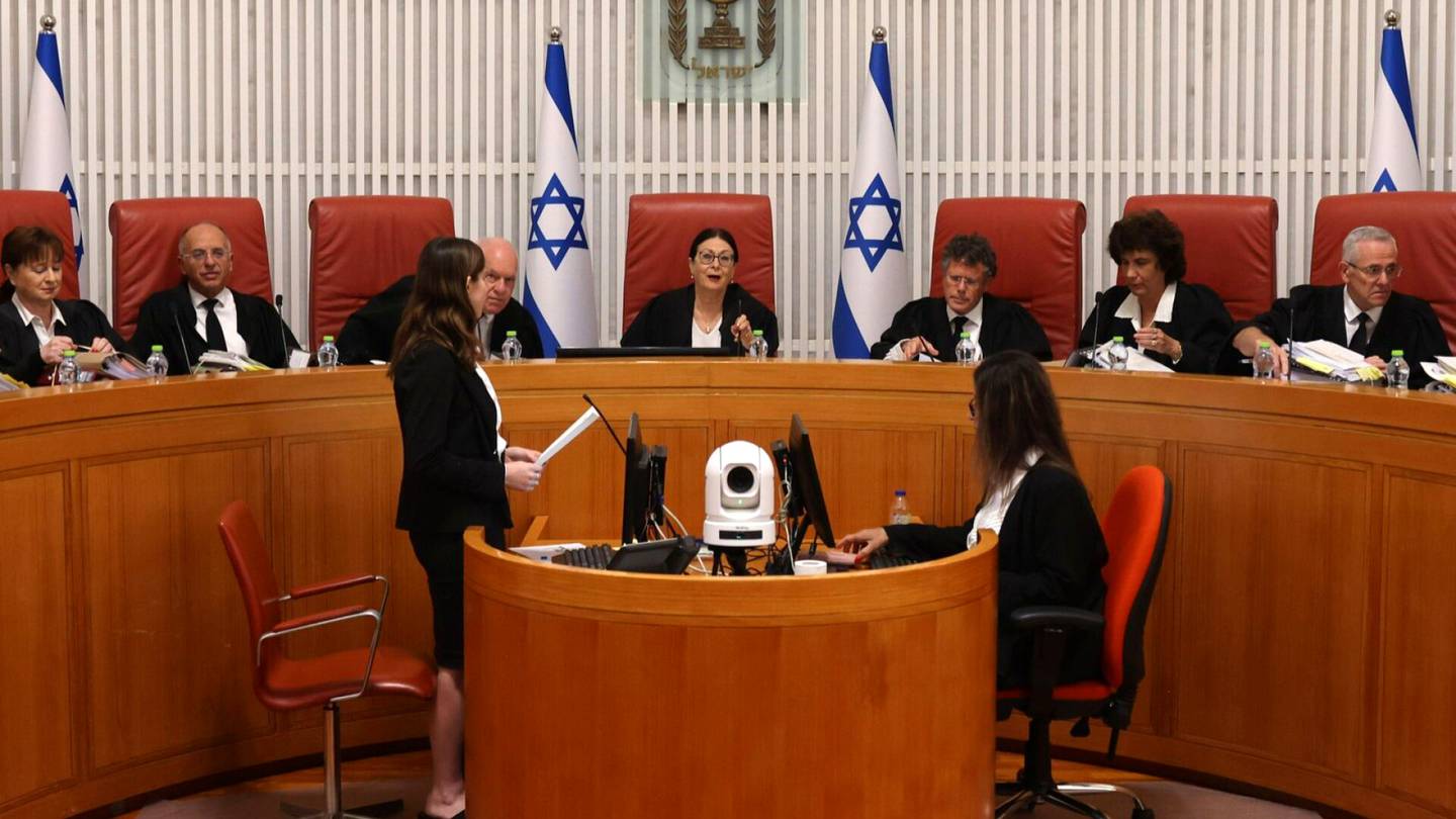 Israel | Korkein oikeus torjui kiistellyn lakimuutoksen, joka olisi lisännyt poliitikkojen valtaa