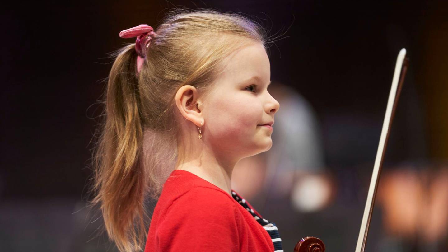 Musiikki | 11-vuotias suomalais­viulisti voitti kilpailun Saksassa