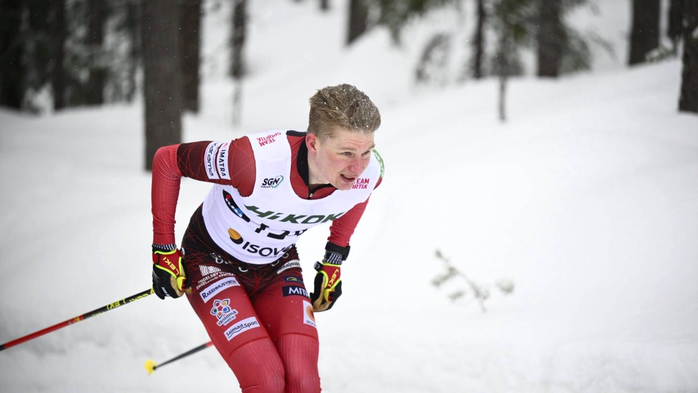 Hiihto | Remi Lindholm voitti 50 kilometrin SM-kultaa – löi Markus Vuorelan hurjan loppuvedon ansiosta